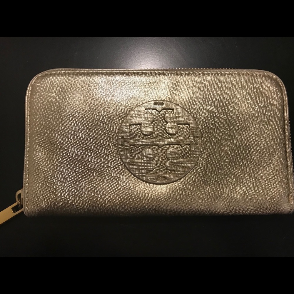 Tory Burch wallet